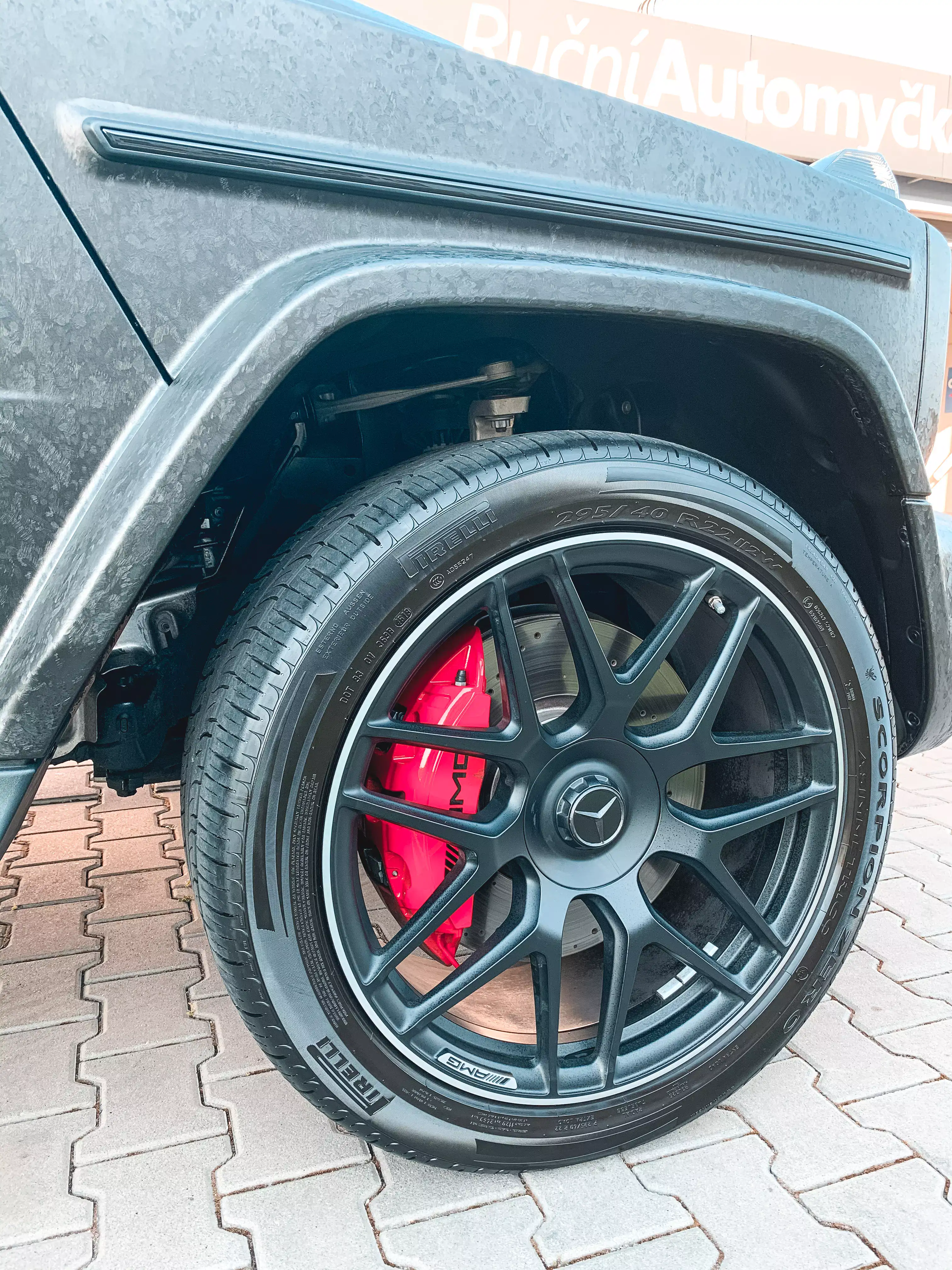 Mercedes-Benz G-Class-1